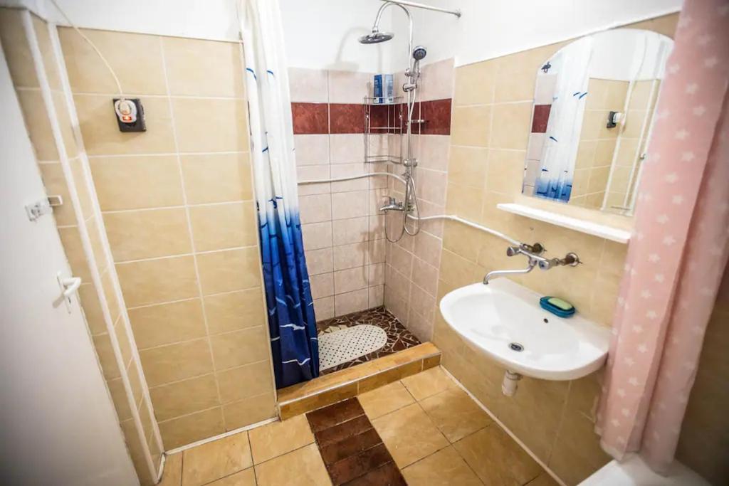 Center Apartment 5 Private Room For 19 People Budapest Luaran gambar
