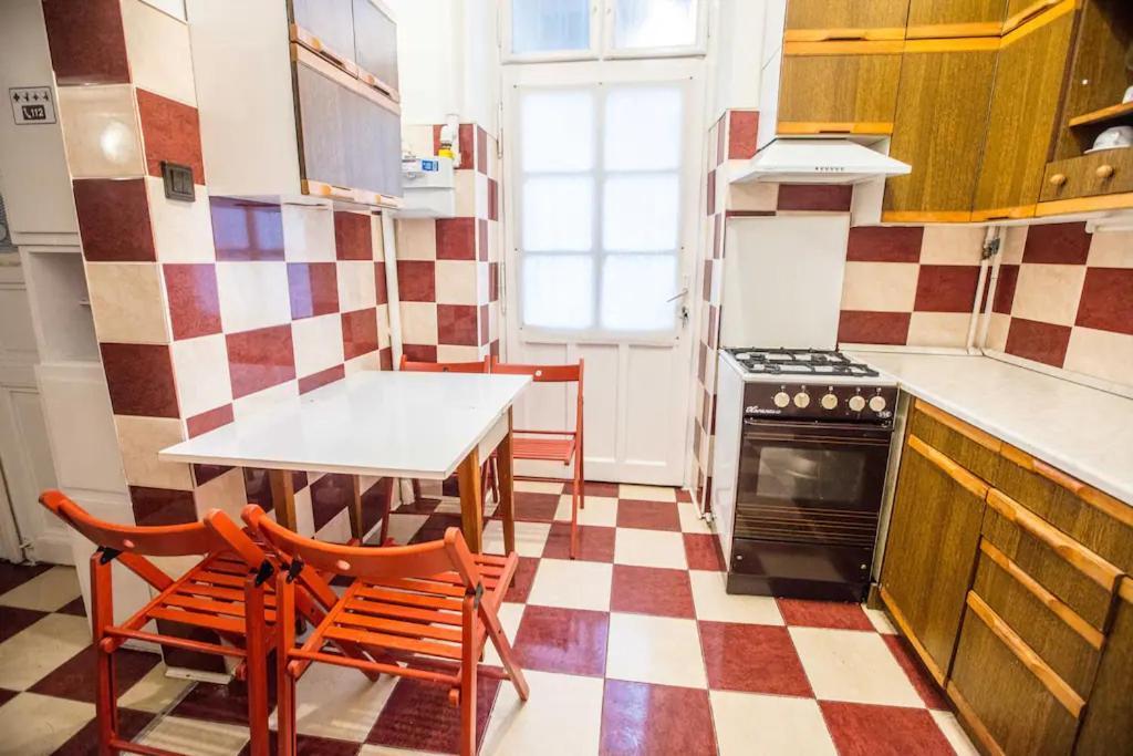 Center Apartment 5 Private Room For 19 People Budapest Luaran gambar