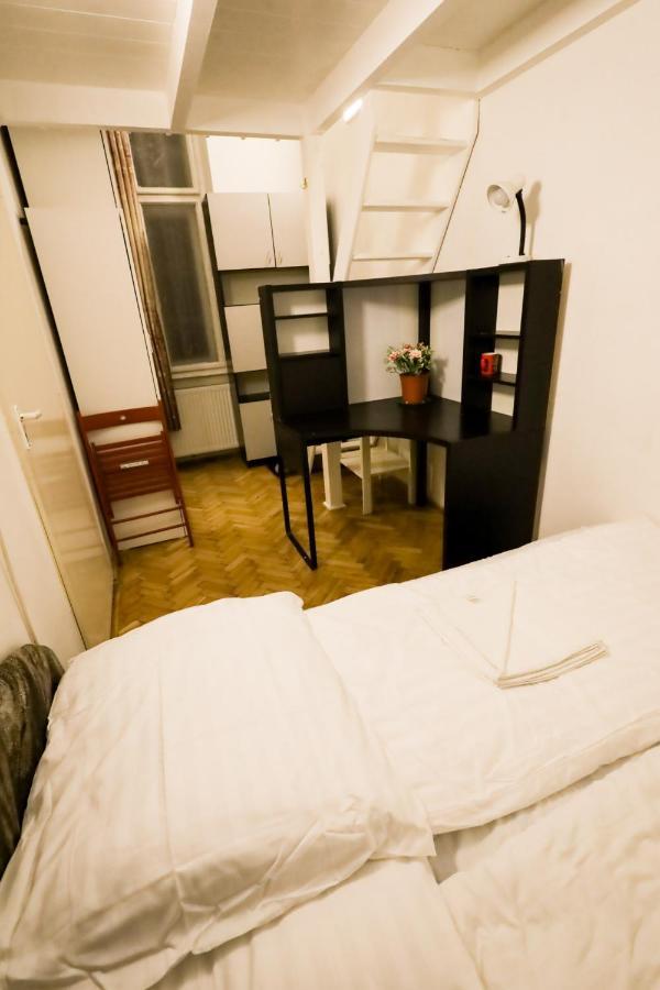 Center Apartment 5 Private Room For 19 People Budapest Luaran gambar