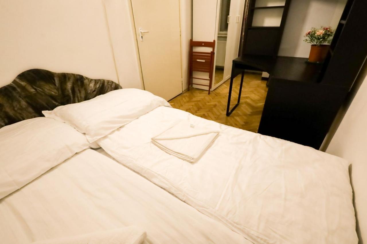 Center Apartment 5 Private Room For 19 People Budapest Luaran gambar