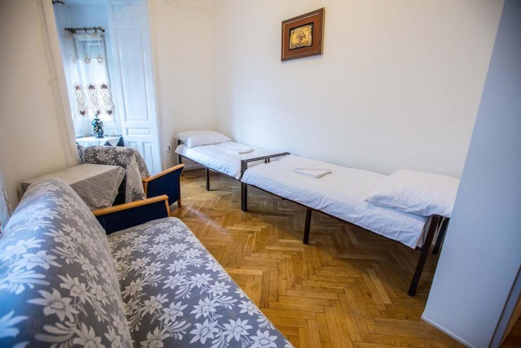 Center Apartment 5 Private Room For 19 People Budapest Luaran gambar
